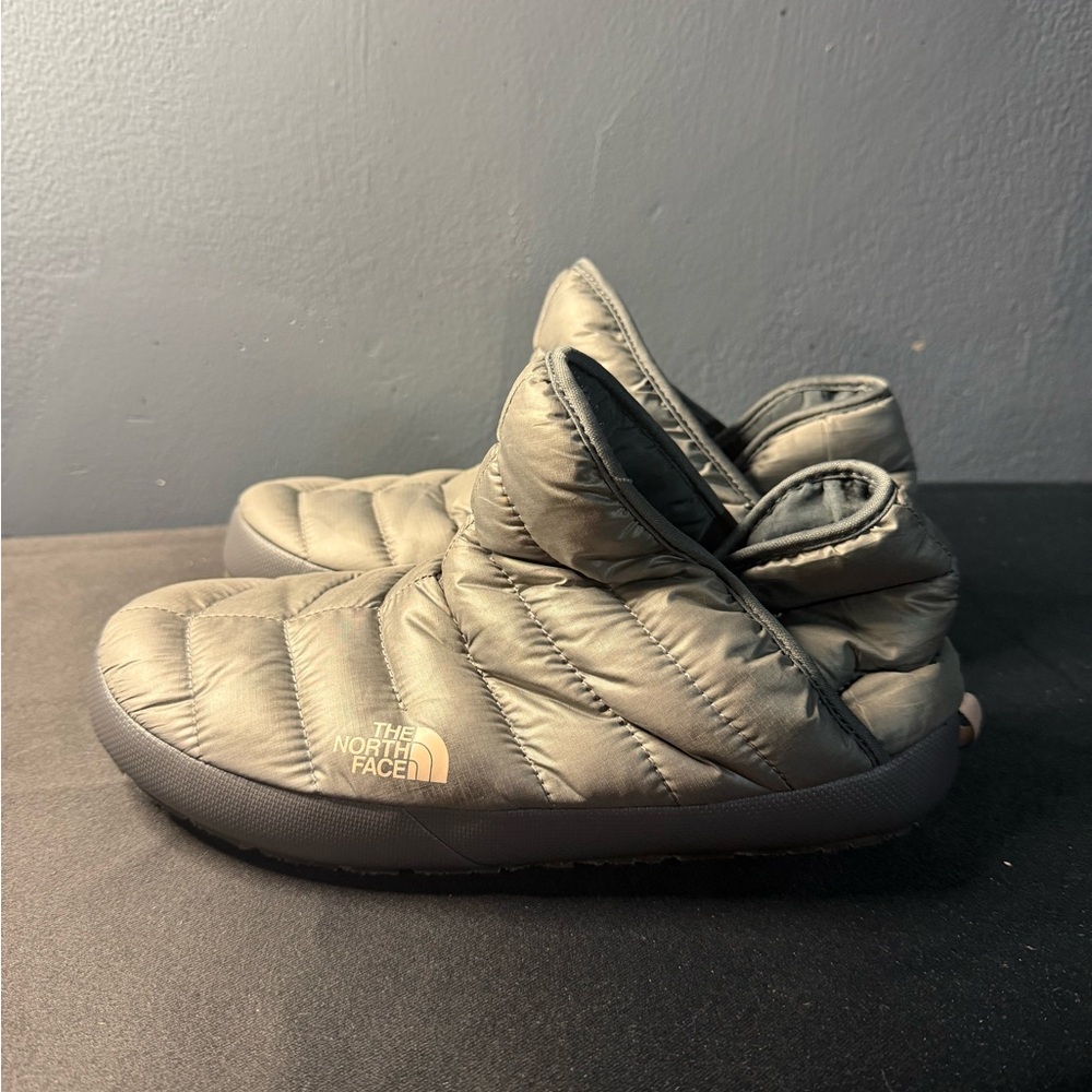The North Face Quilted Slip-On Booties - Gray